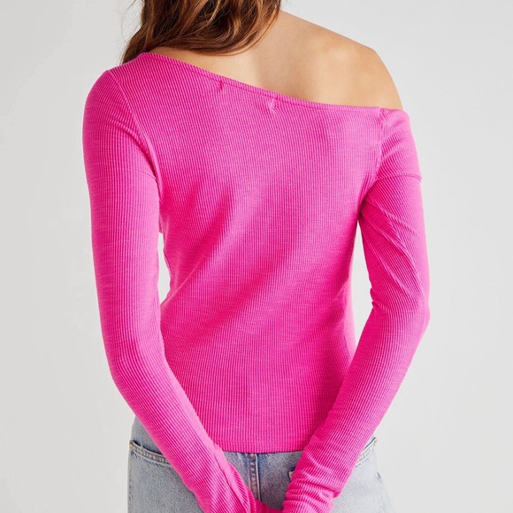 We the free Addie layering top size small hot pink worn once - Picture 2 of 3